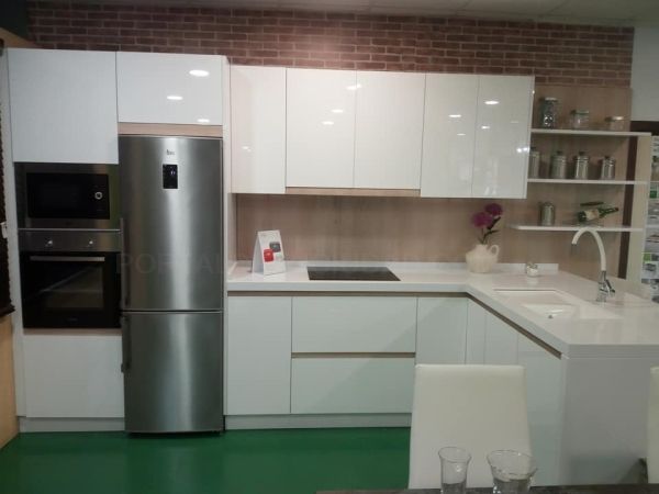Cocina blanco brillo o mate sin tirador